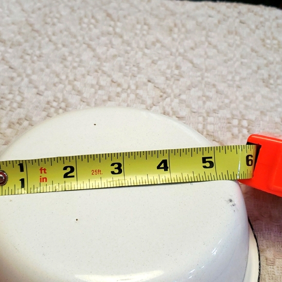 White Enamel Bowls - set of two - Picture 4 of 5